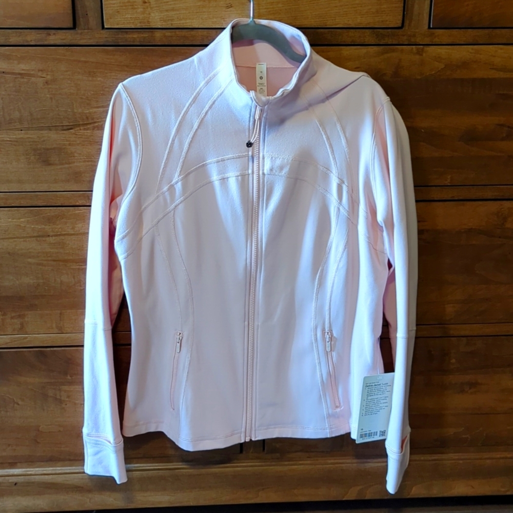 Lululemon Define 16